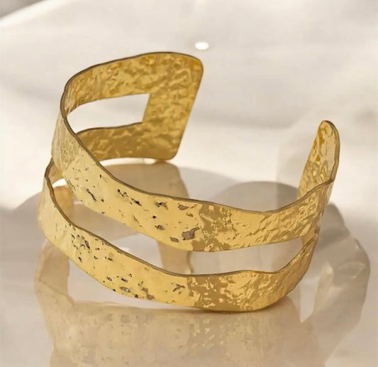 Golden LOVE Bangle