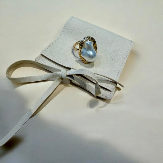 Irregular Pearly Ring