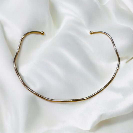 Minimalist Wavy Choker